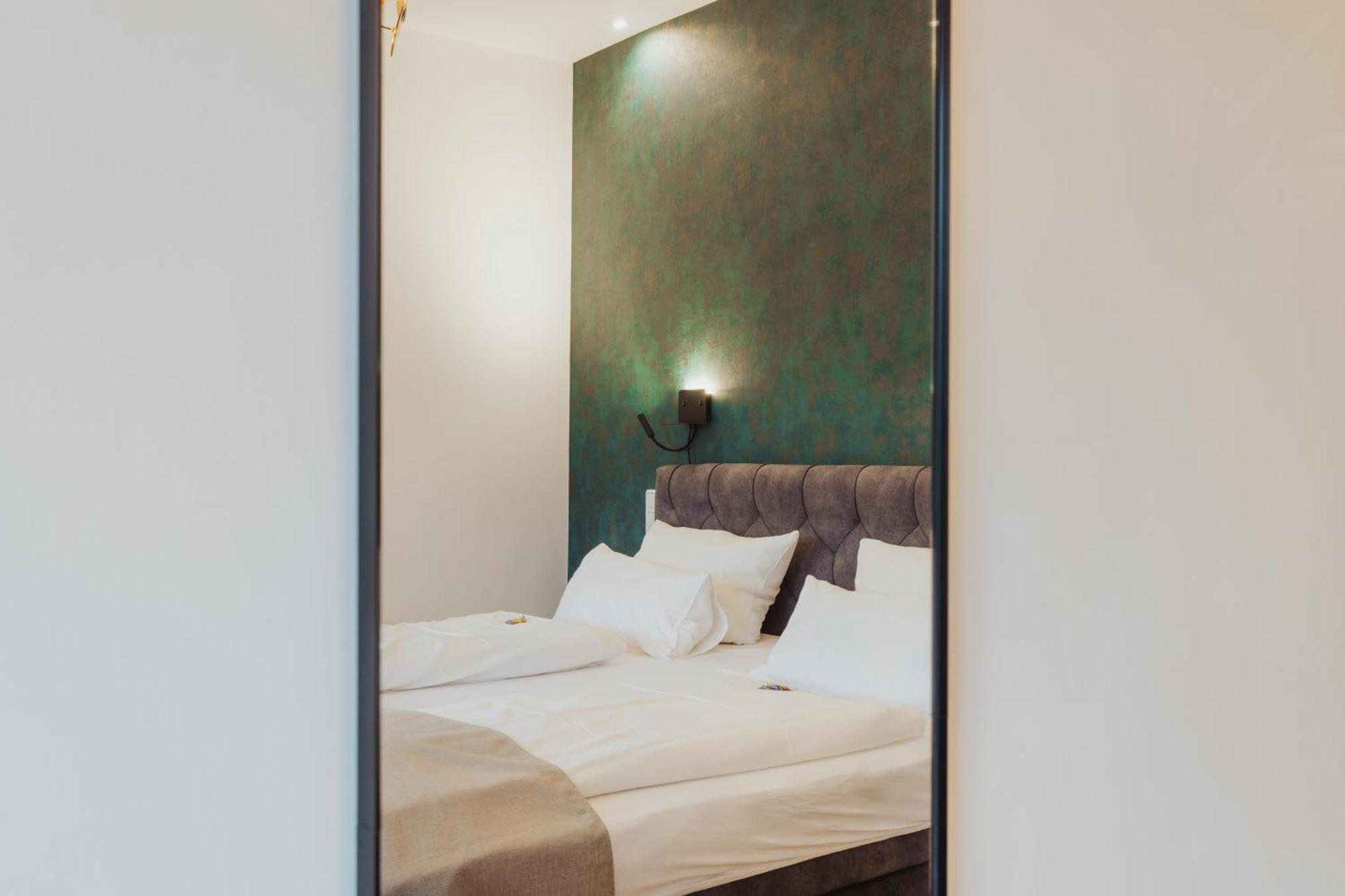 Hotel Butz ชาร์บอยท์ซ ภายนอก รูปภาพ
